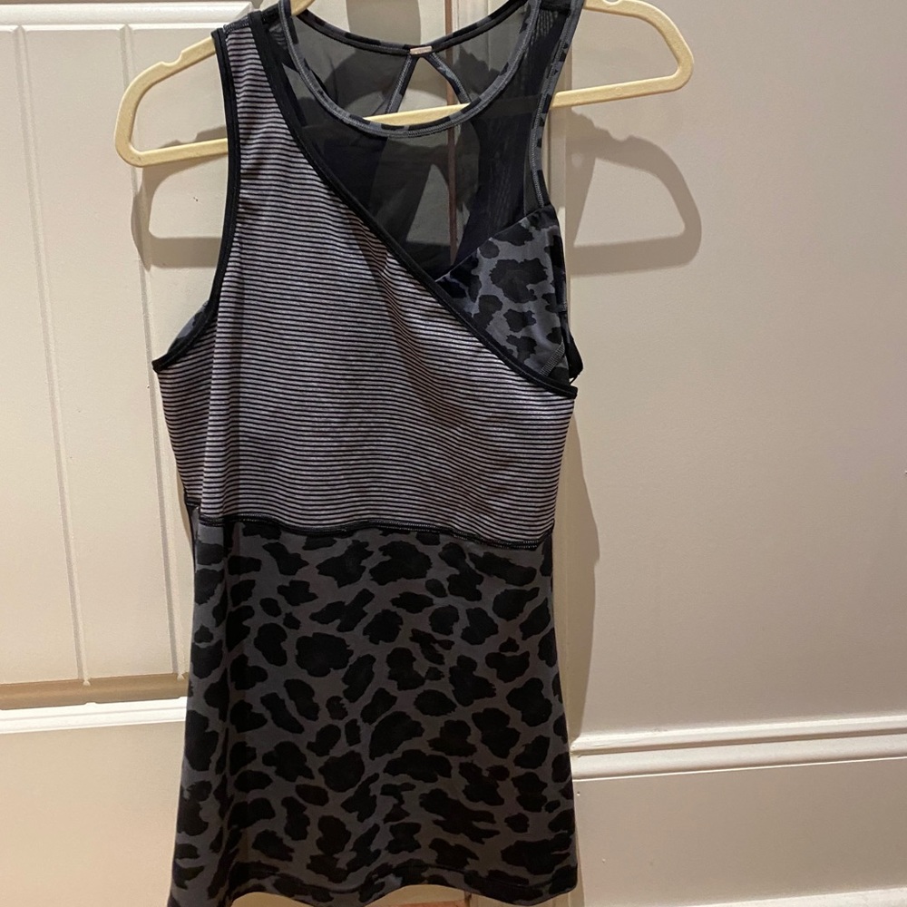 Lululemon leopard tank
